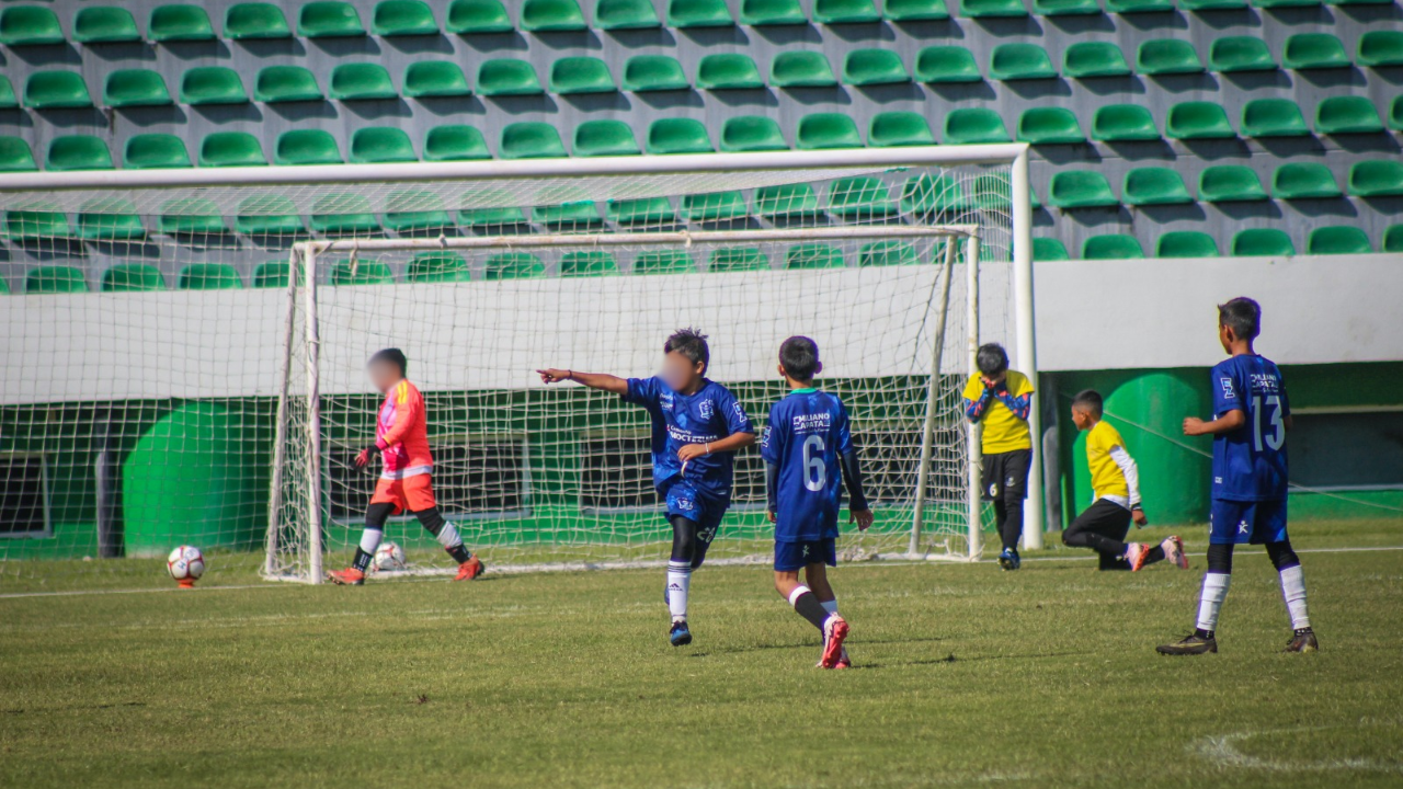 Torneo de fútbol "Hay Reta"